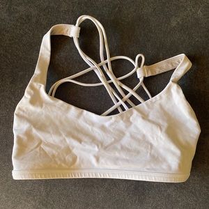 White lululemon sportsbra